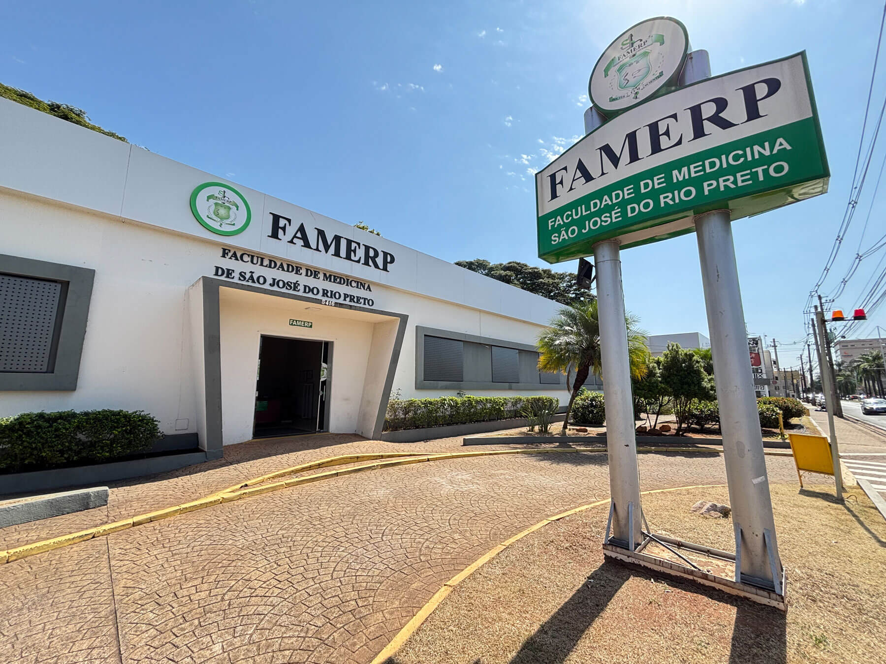 Fachada FAMERP